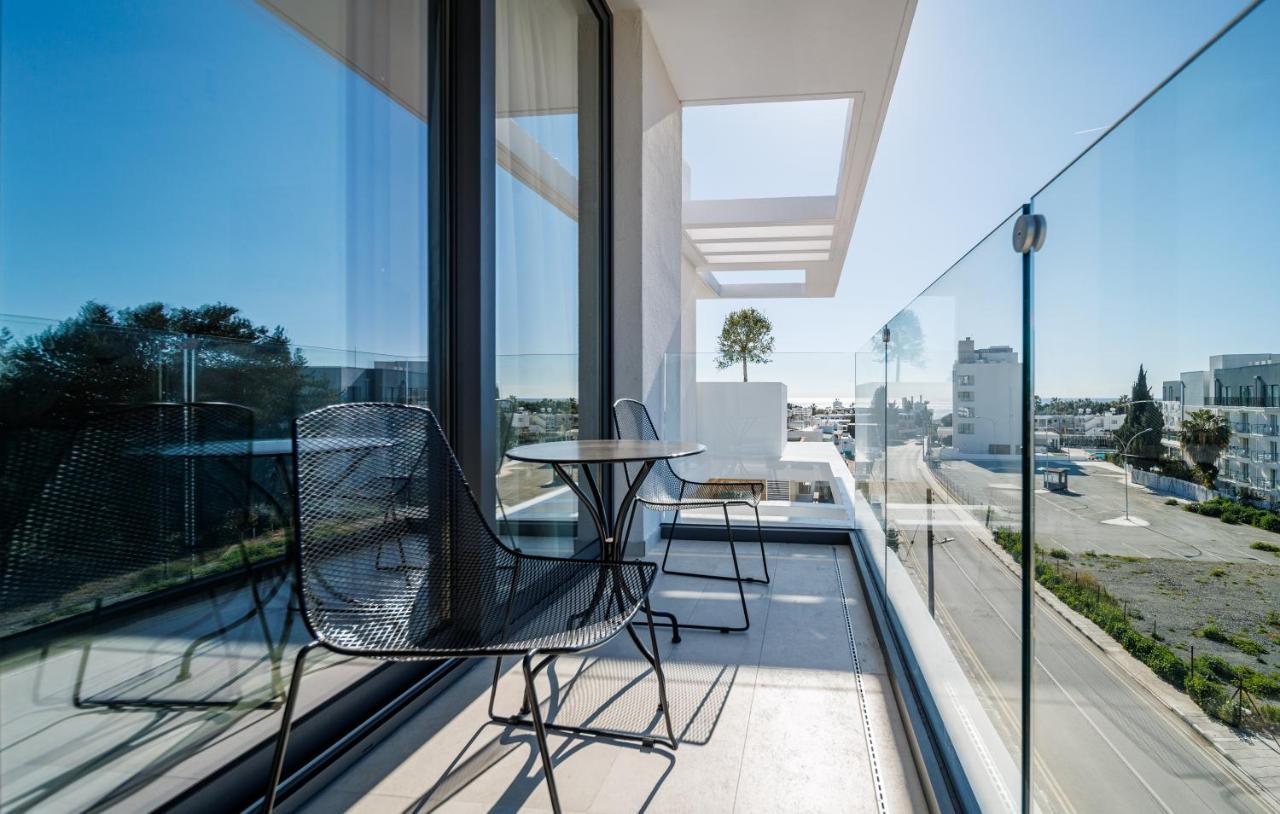 Regency Boutique Hotel Holiday Suites Paphos ภายนอก รูปภาพ