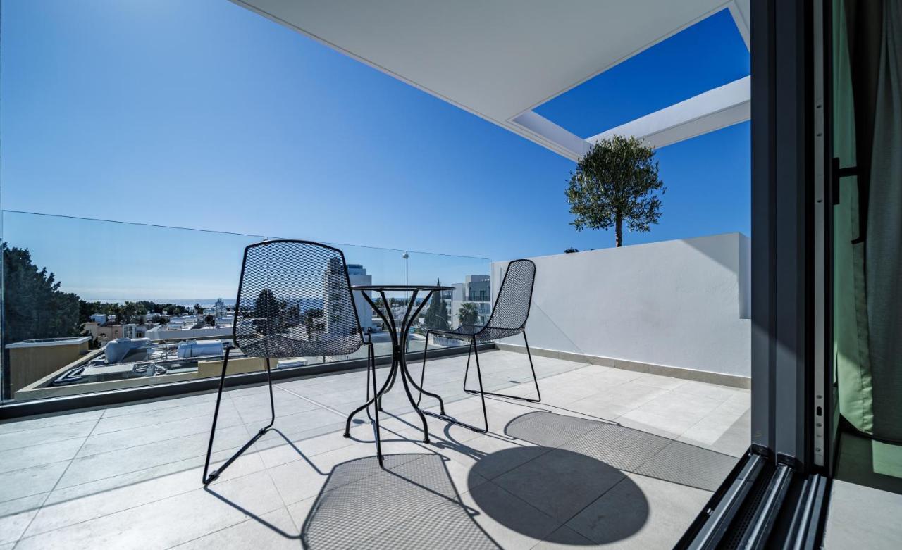 Regency Boutique Hotel Holiday Suites Paphos ภายนอก รูปภาพ