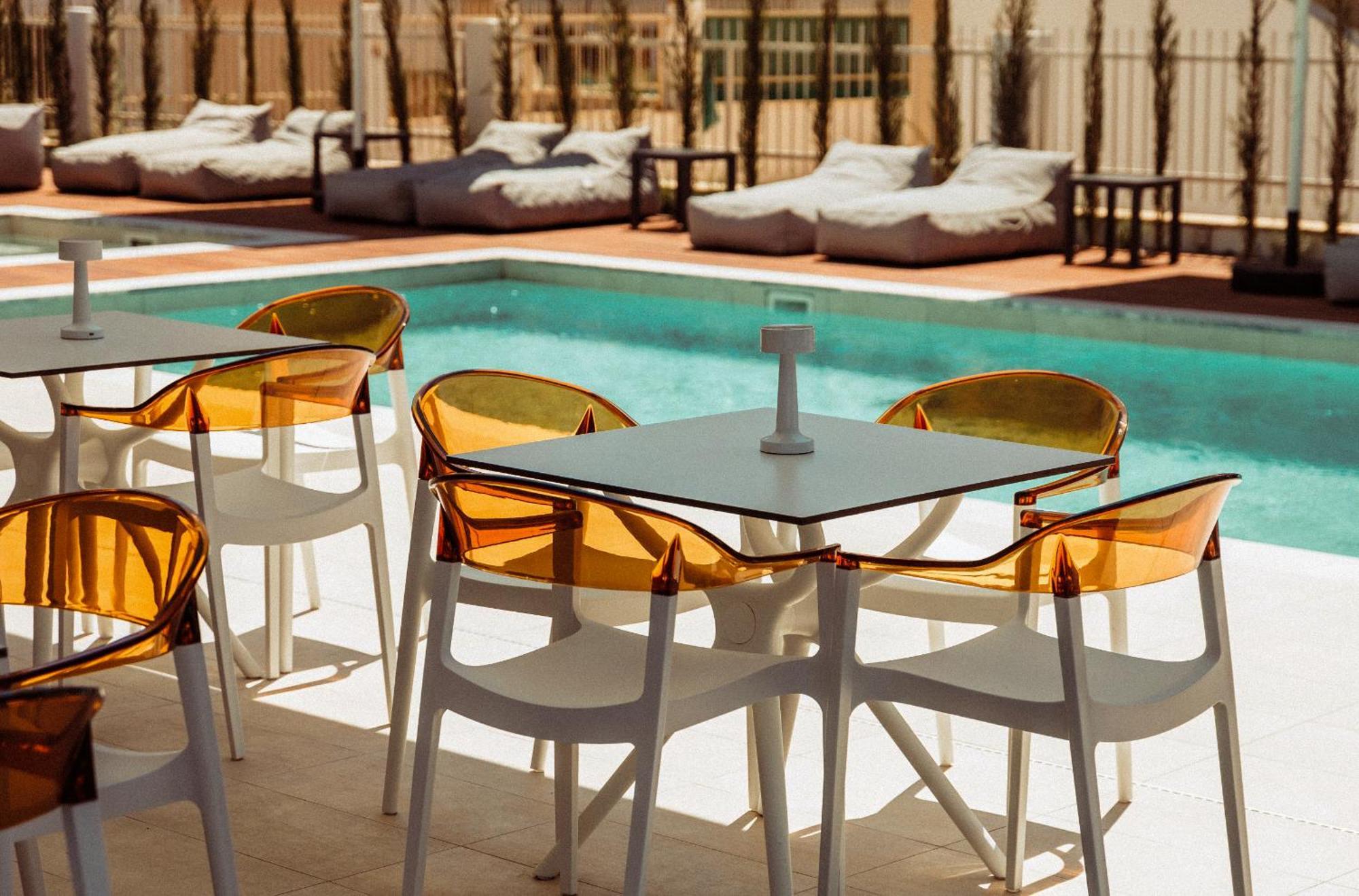 Regency Boutique Hotel Holiday Suites Paphos ภายนอก รูปภาพ