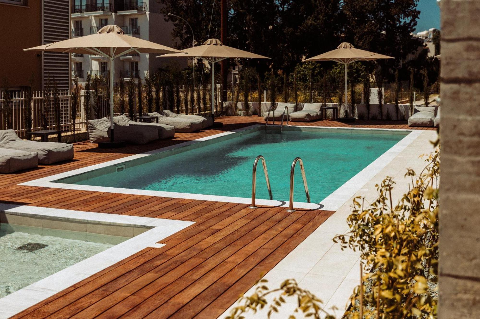 Regency Boutique Hotel Holiday Suites Paphos ภายนอก รูปภาพ